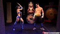 Johnny Cage wird von Kitana in der Arena geblasen und dann getötet.